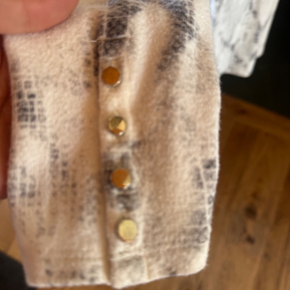 WHITE HOUSE BLACK MARKET WOMEN SIZE SMALL WHITE/GREY Cardigan EXCELLENT CONDITIO - Picture 3 of 4